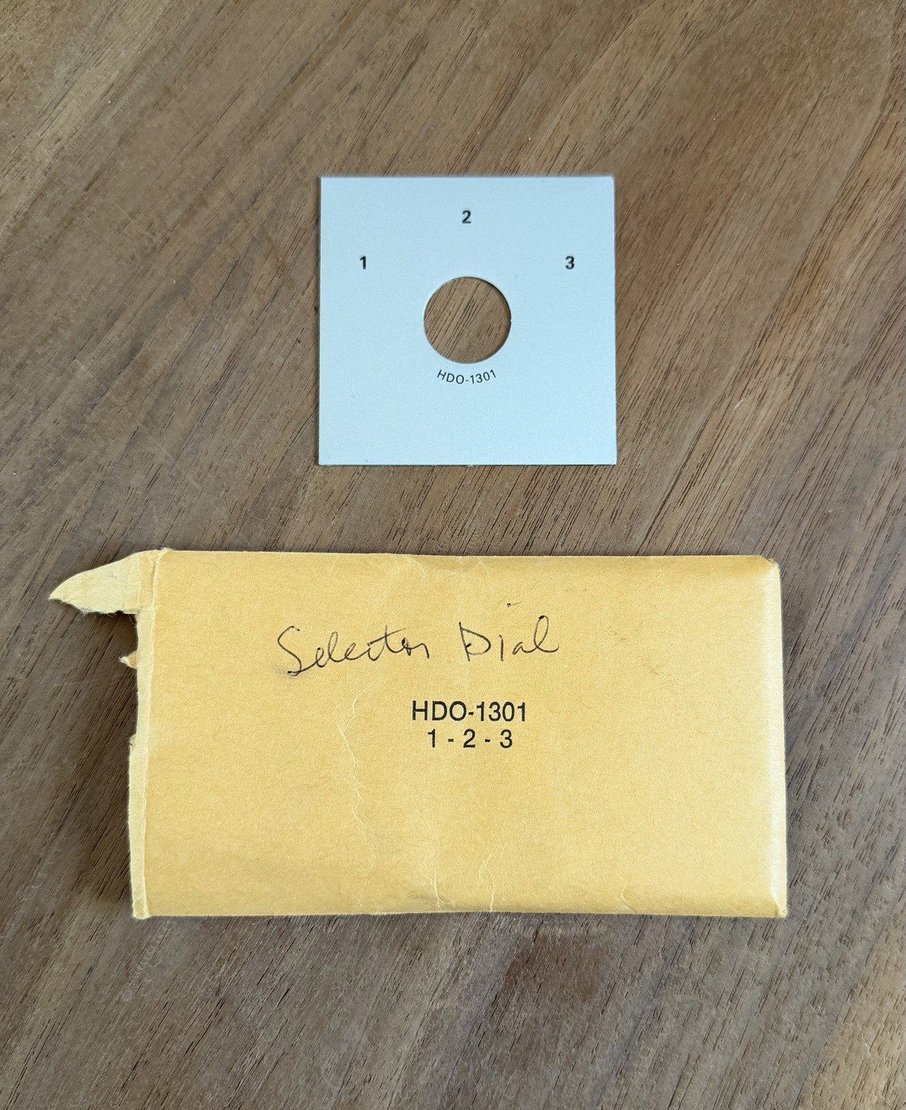 LOT OF 10 KMC SELECTION DIAL, P/N: HDO-1301