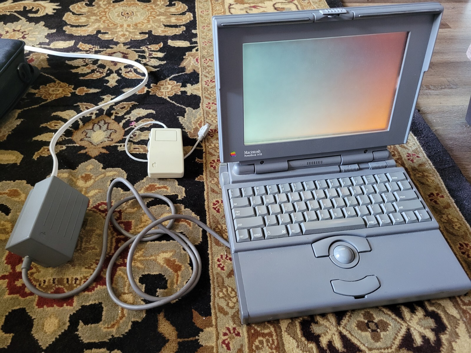 Apple Macintosh PowerBook 145B Laptop For Parts/Repair w/ Mouse & Power Adapter