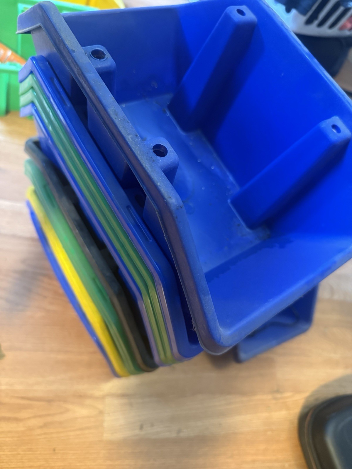 Storage automotive Hopper Bins - QP965