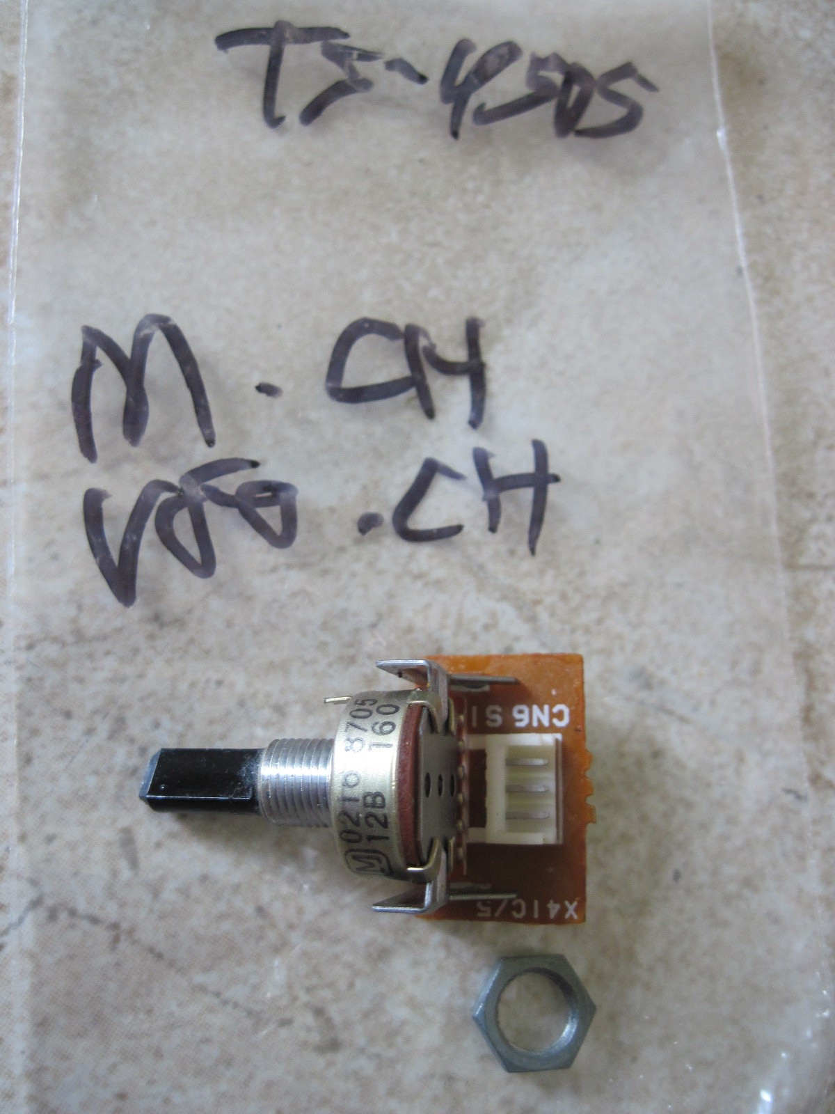 Kenwood TS-450S SD  M.CH/VFO.CH controls in Excellent shape working as it should