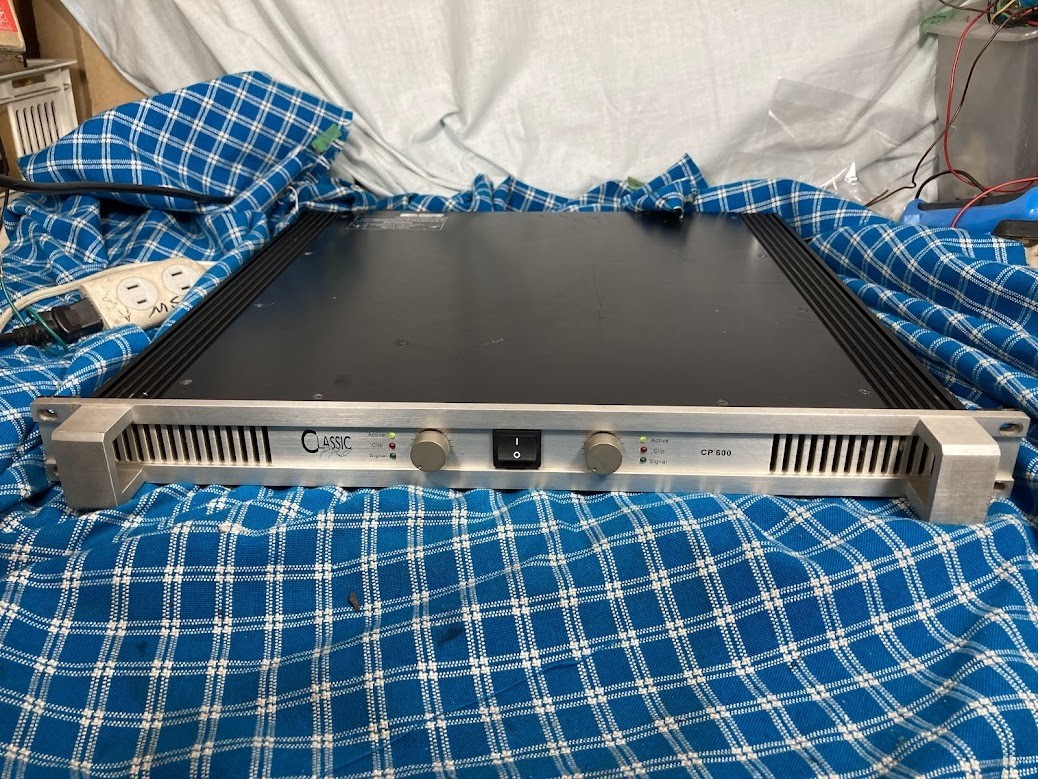 CLASSIC PRO CP600 Power Amplifier 200W 8 Ohm 1U Rackmount Analog