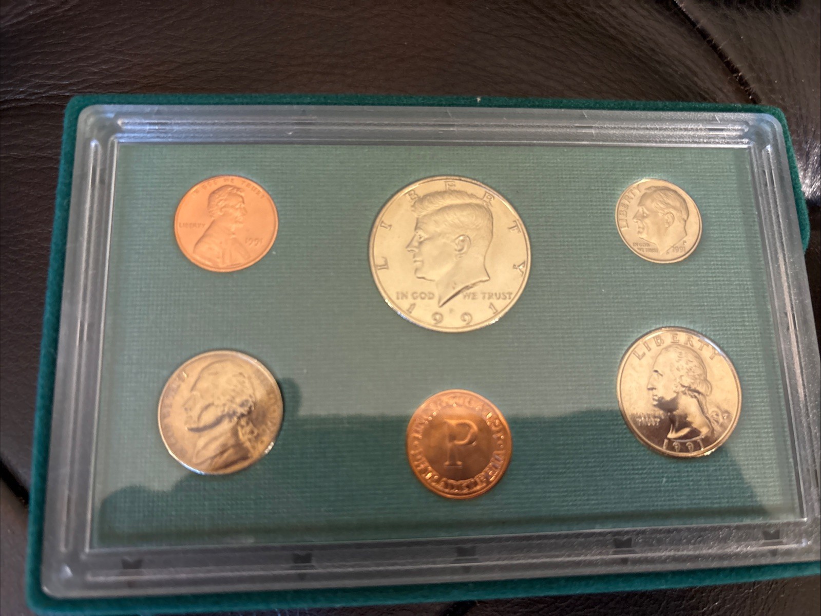 1991 - P Philadelphia Uncirculated Coin Bank set with Original Box, Case and COA
