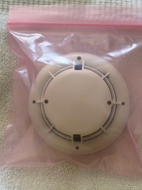 SILENT KNIGHT SD505-PHOTO DETECTOR (51 AVAIL., 1 YR. PROT. PLAN INCLUDED)