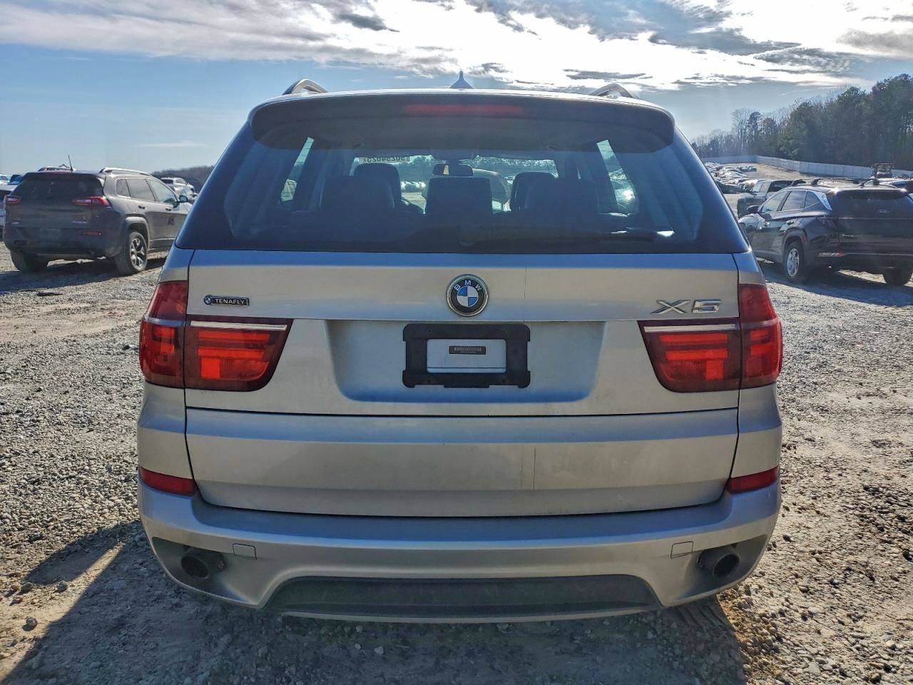 X5 2013 Glove Box 4999728