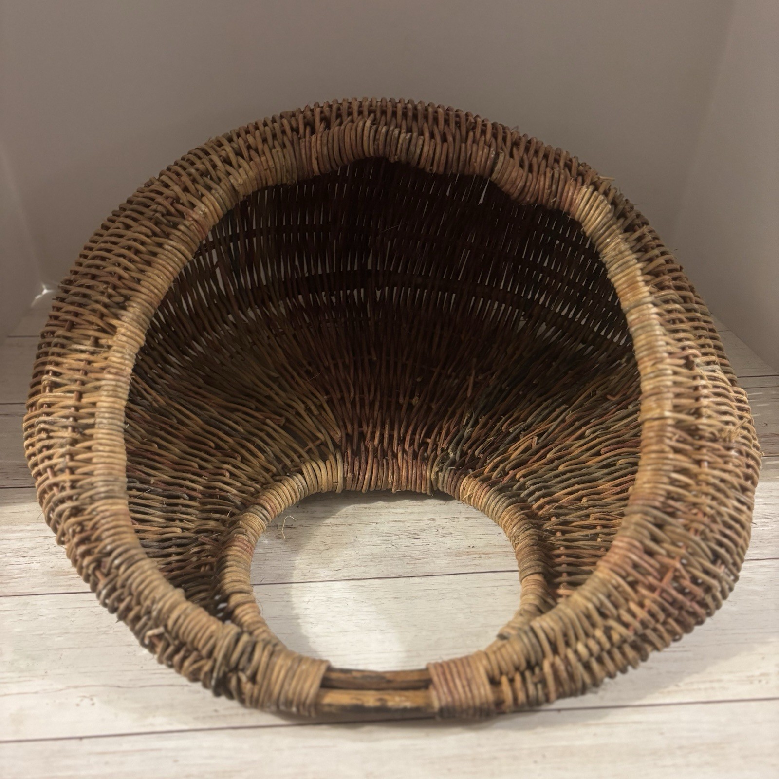 Wicker Woven Hanging Wall Pocket Boho Farmhouse Decorative Basket 18 x 17
