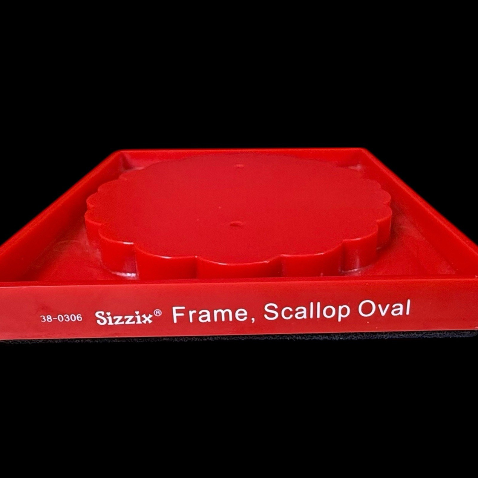 Sizzix Large Red Original Die * Retired 38-0306 Frame, Scallop Oval