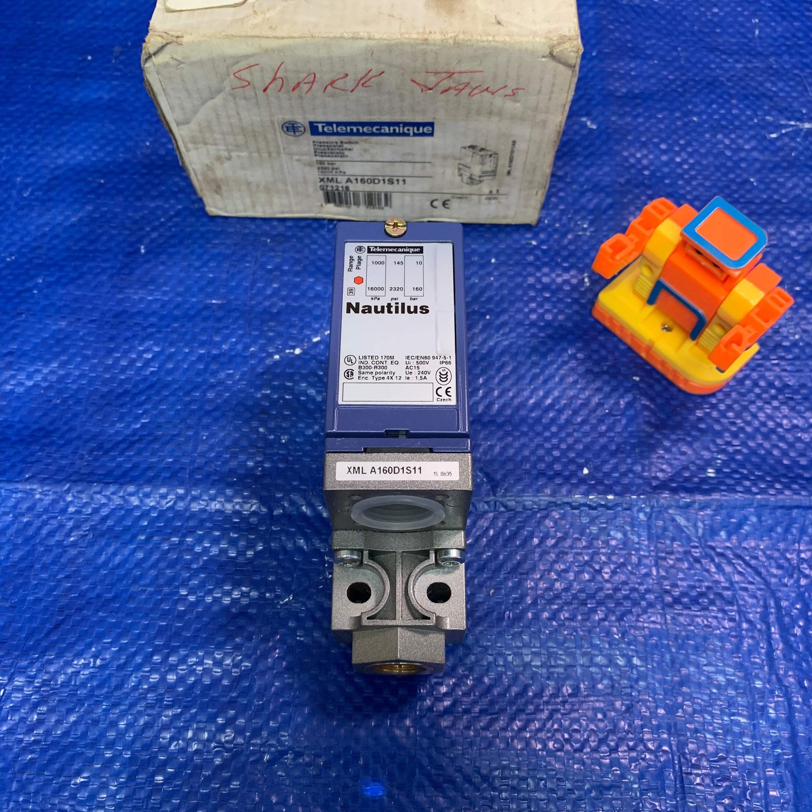 Telemecanique XMLA160D1S11 Pressure Switch (Open Box)