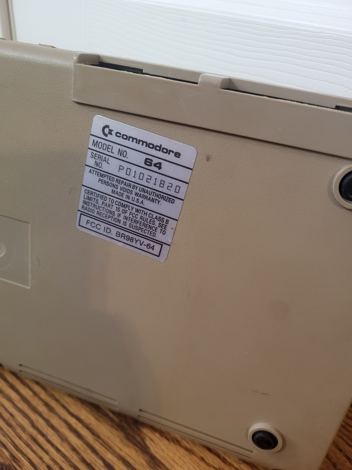 Commodore 64 Model C64 Breadbin Vintage Computer - READ Missing Key