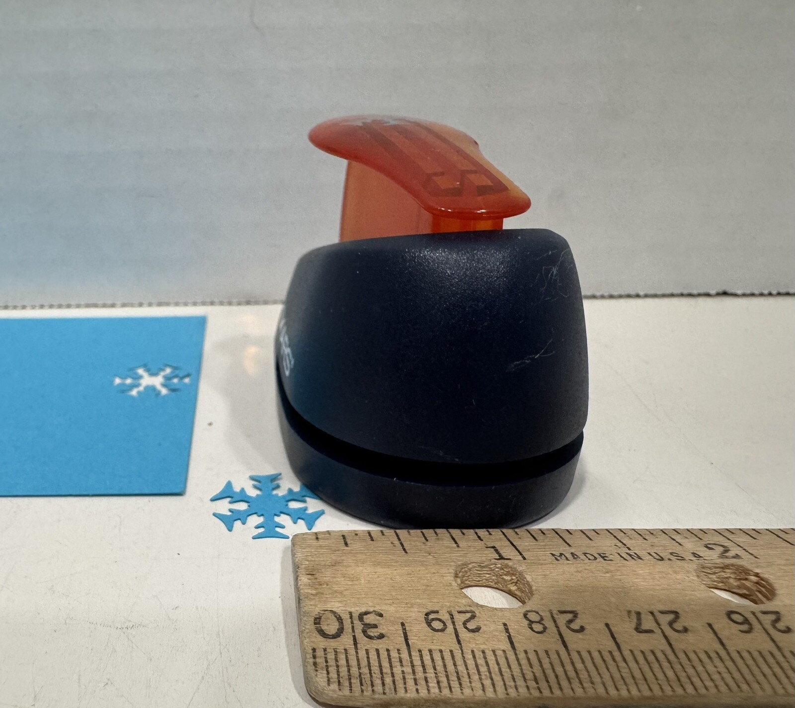 Fiskars .96" Snowflake Lever Punch
