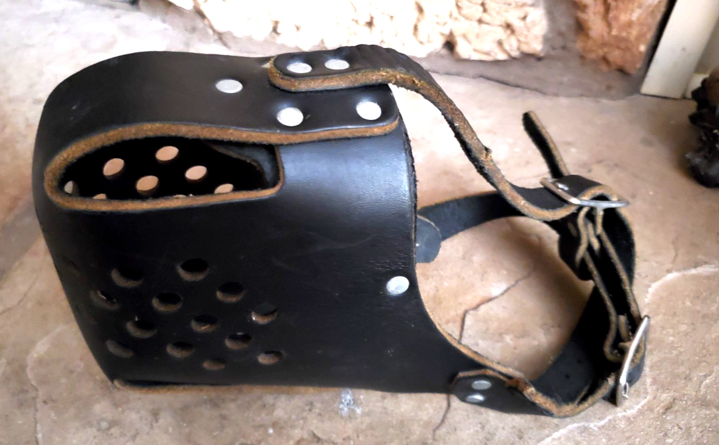 Ray Allen RamLite Handcrafted Black Latigo Leather Size #4 Muzzle