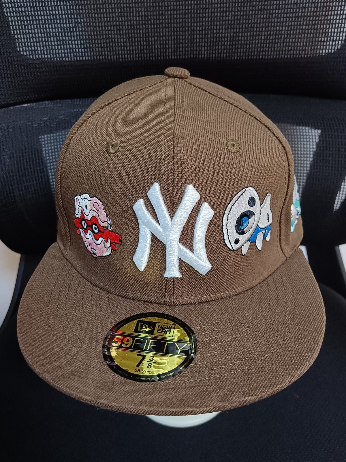 NEW YORK NY YANKEES Brown Flat-Brim Cap with Embroidered Pokémon Design 7⅜