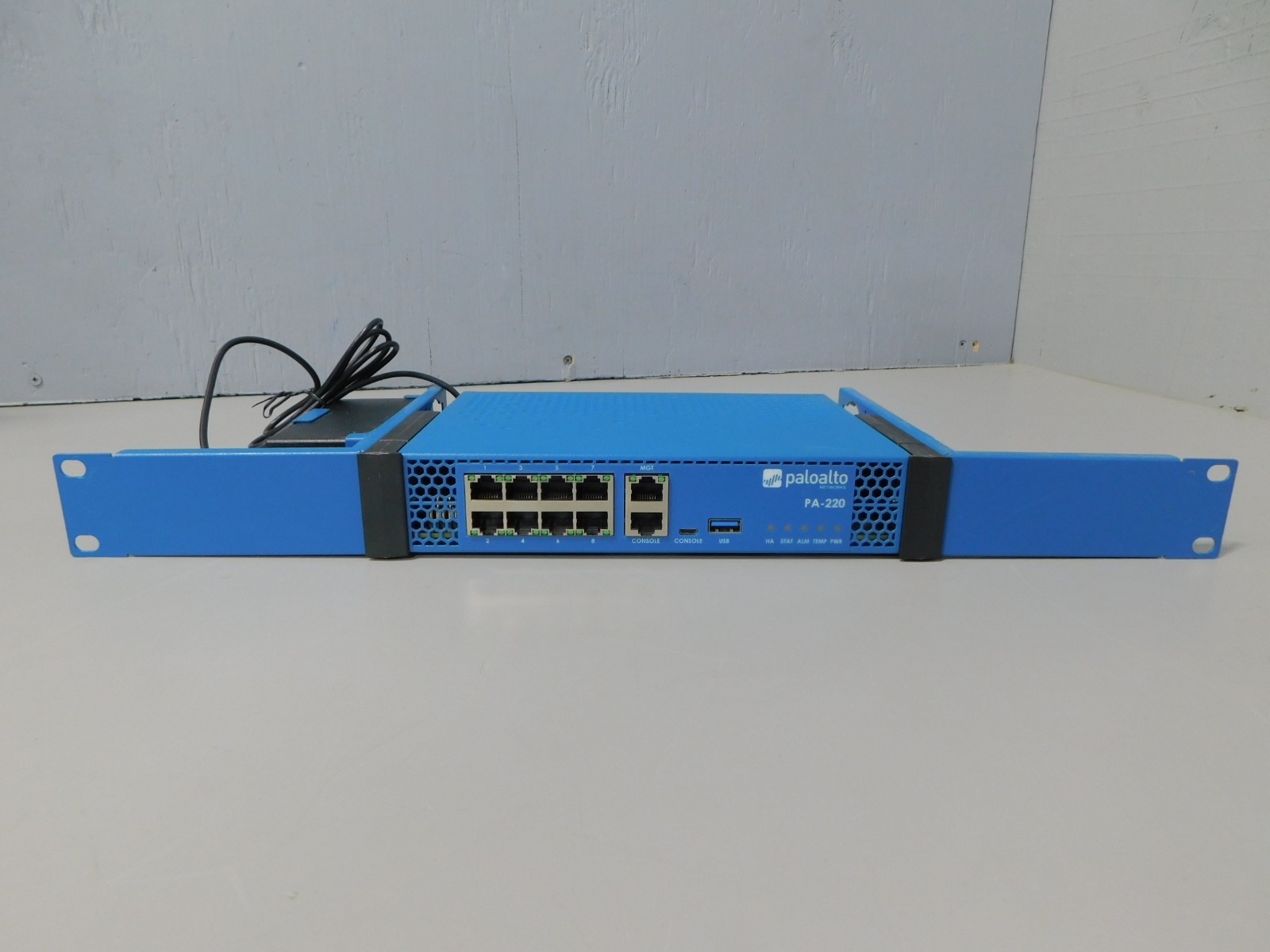 Palo Alto PA-220 Security Appliance Firewall - w/ Rack Shelf (Read)