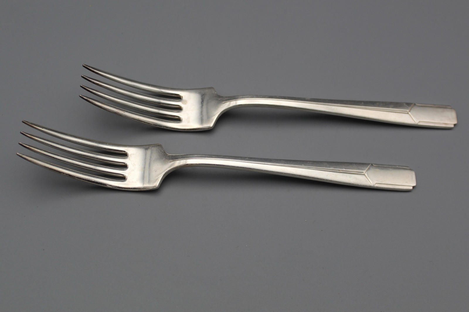 Holmes & Edwards / International Silver 7" Dinner Fork NAPOLEON Silverplate (2)