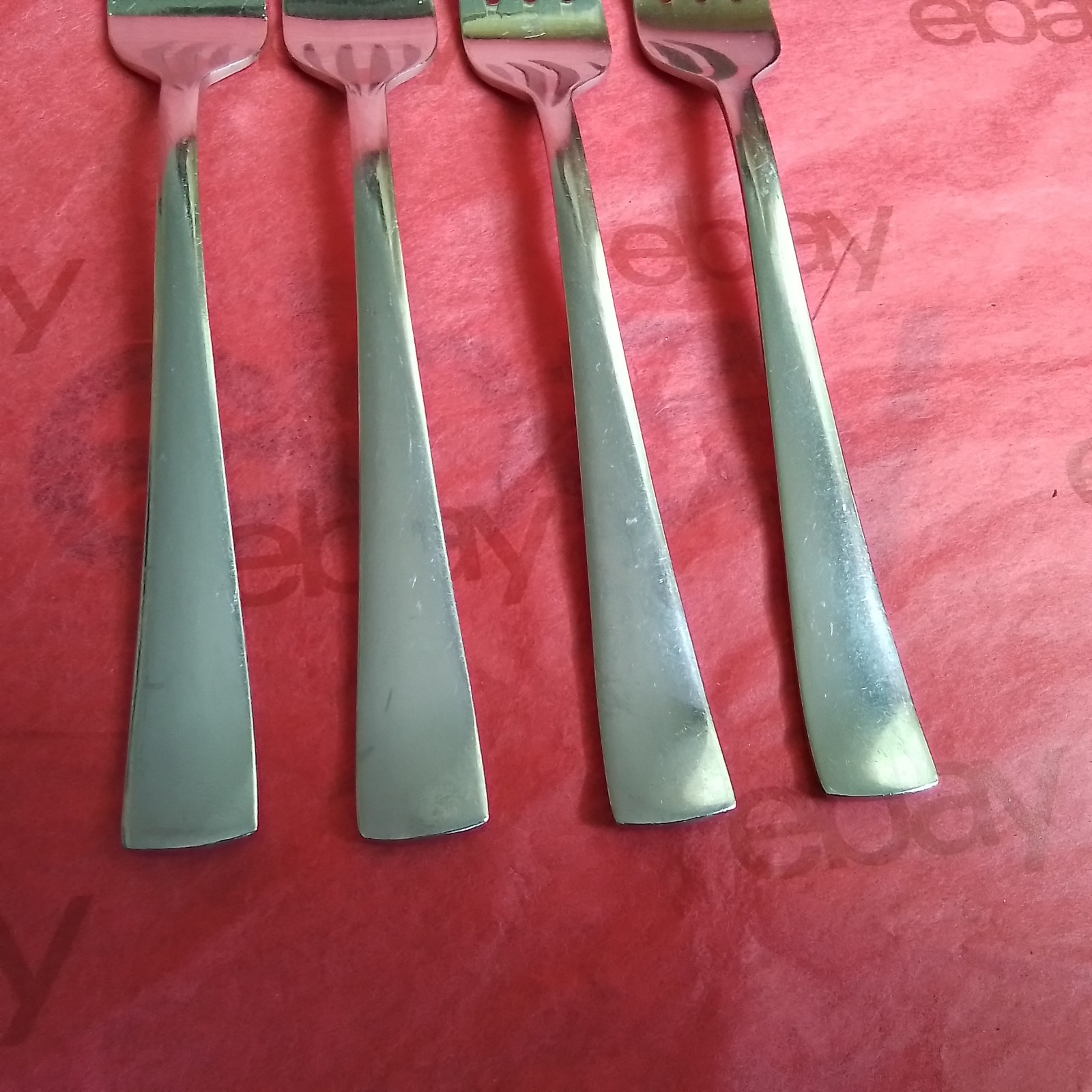 4 Oneida Avery Stainless Dinner Forks Glossy Flared Tip 8" China Pre-owned