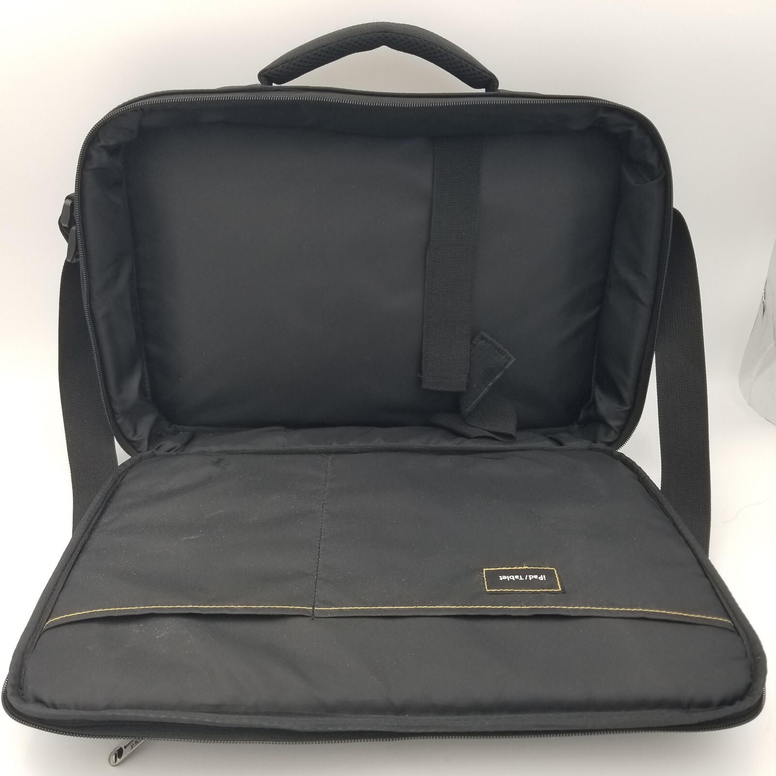 Alliant Black Laptop Messenger Bag with Shoulder Strap