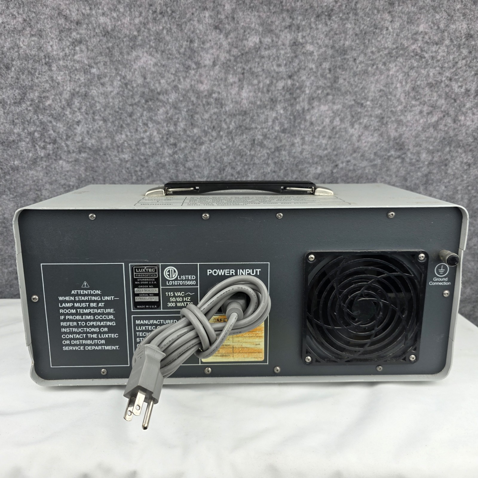 LUXTEC FIBEROPTICS HIGH INTENSITY XENON 1900 LIGHT SOURCE S/N 0960791