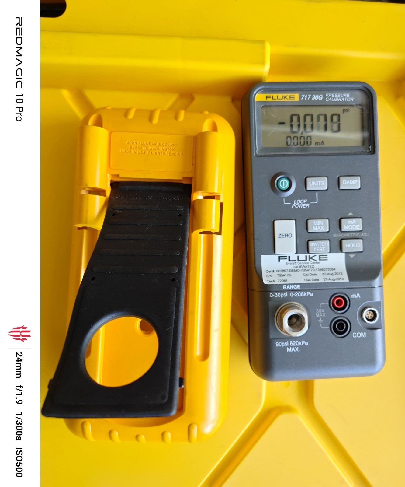 FLUKE 717-30G PRESSURE CALIBRATOR (Demo unit, used.