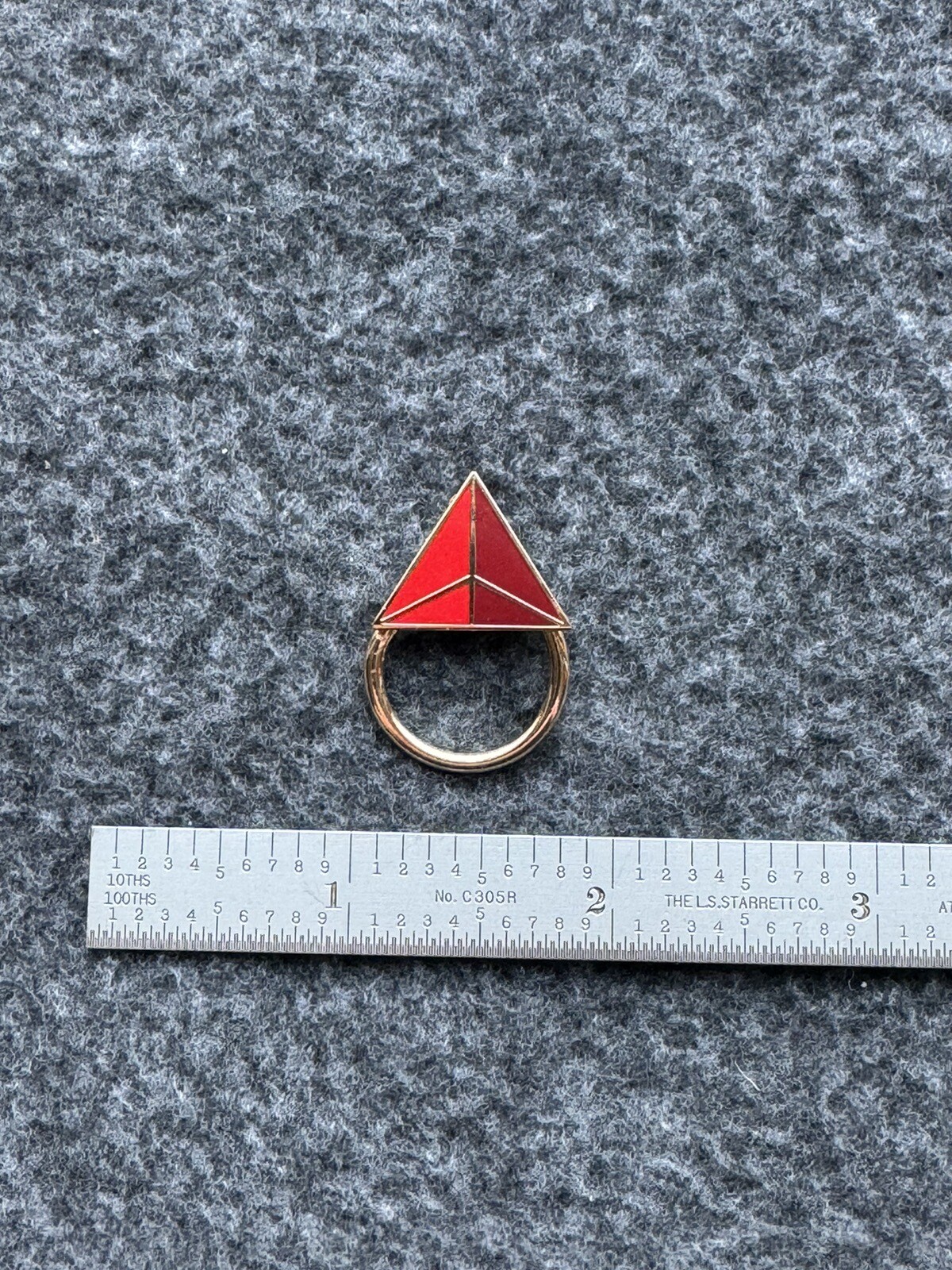 DELTA AIRLINES NEW  WIDGET LOGO EYEGLASS  /  BADGE HOLDER PIN.