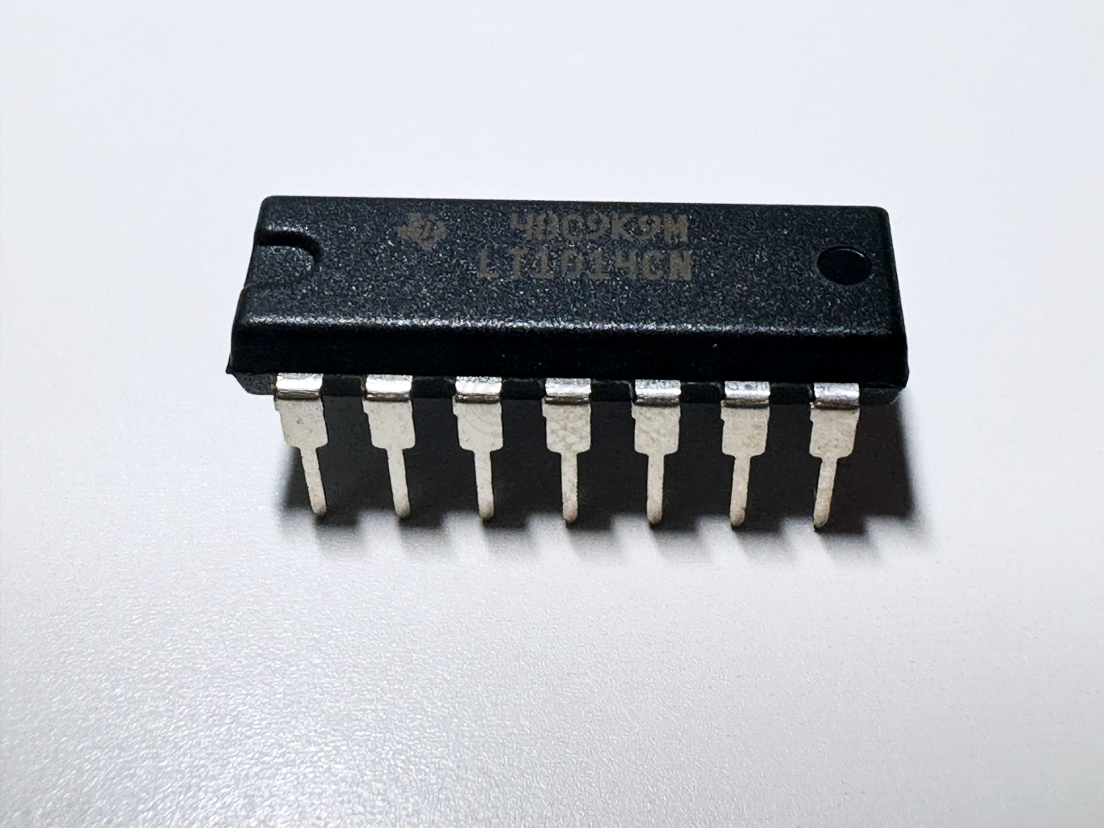 1X LT1014CN Texas Instruments Quad Precision Op Amp Low Offset Low Noise DIP-14