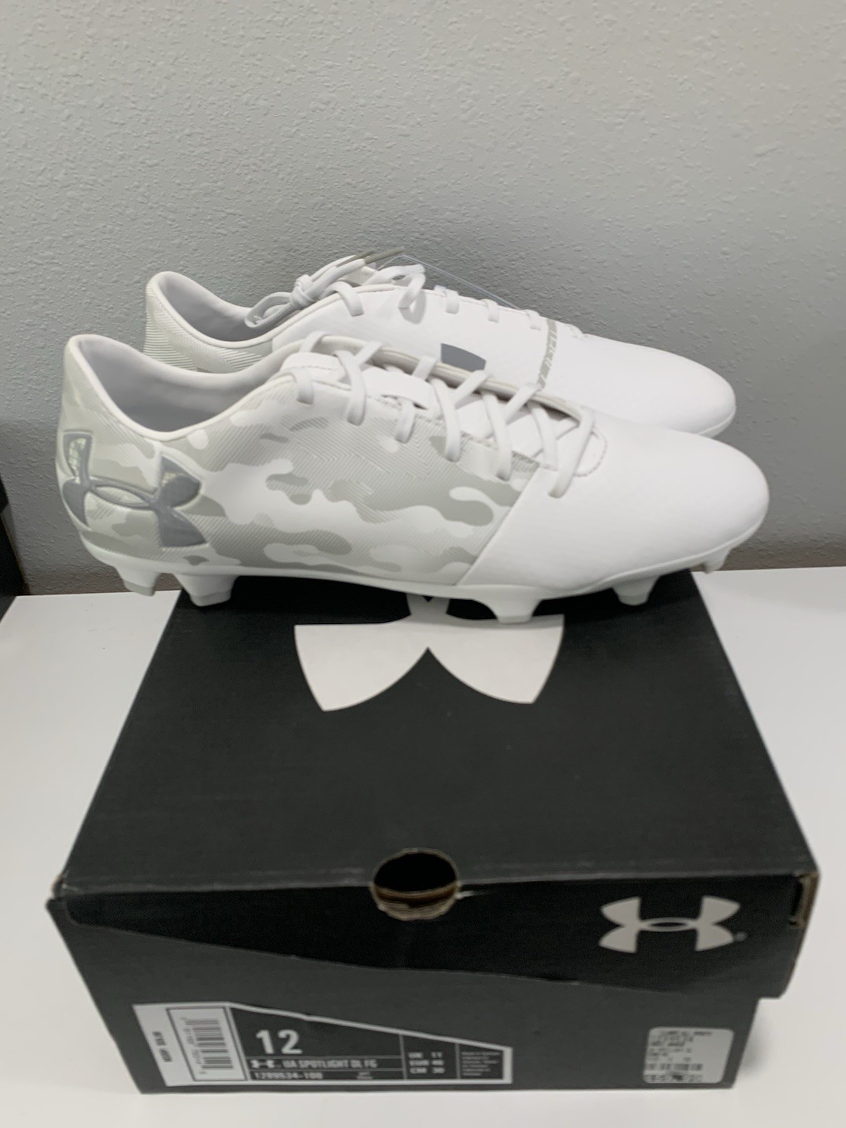Under Armour UA Spotlight DL FG Soccer Cleats White Gray Men’s 12  1289534-100
