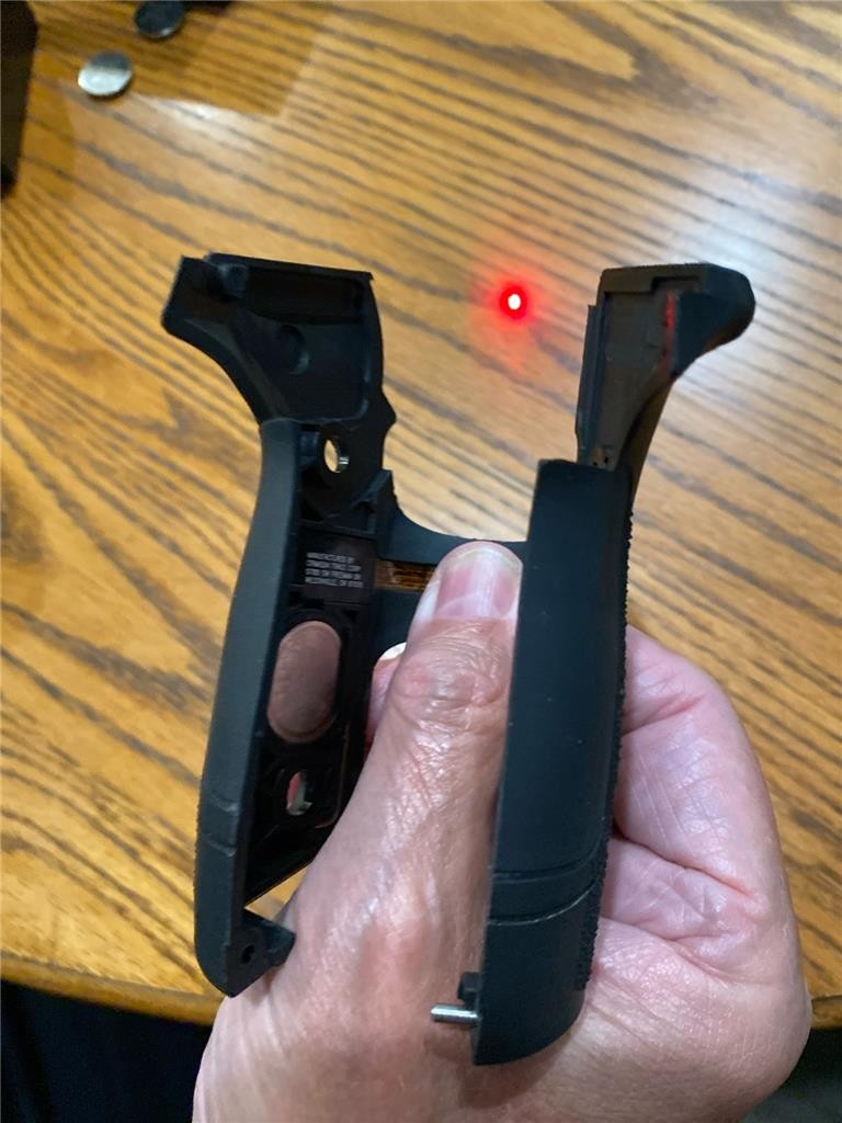 SIG SAUER CRIMSON TRACE LG-429 FOR SIG SAUER P228 & P229 CTC LOGO ON SIDE BX BAT