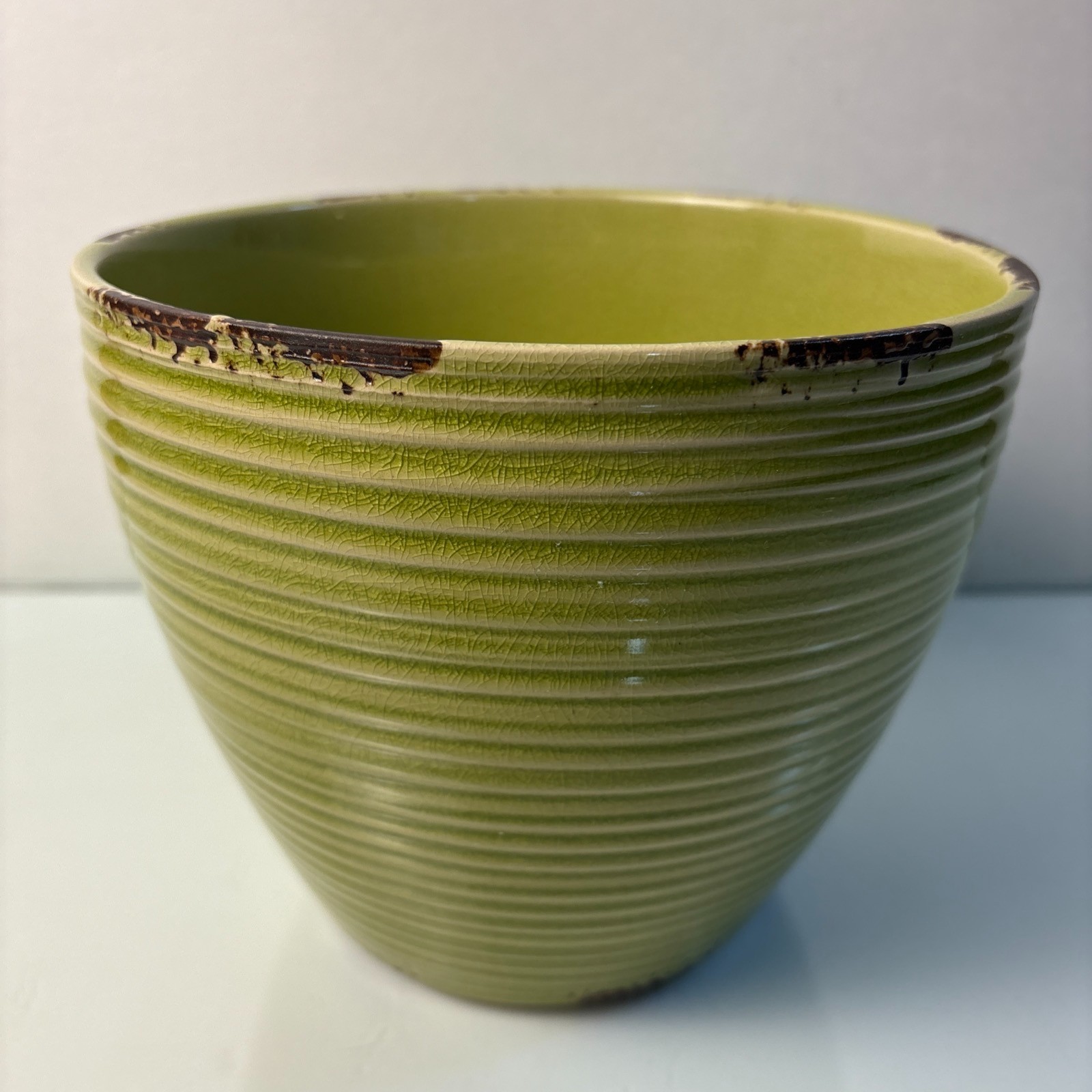 Green Ceramic Planter Pot Ribbed Tapered Modern 6” Tall 0.6–0.7 Gallon