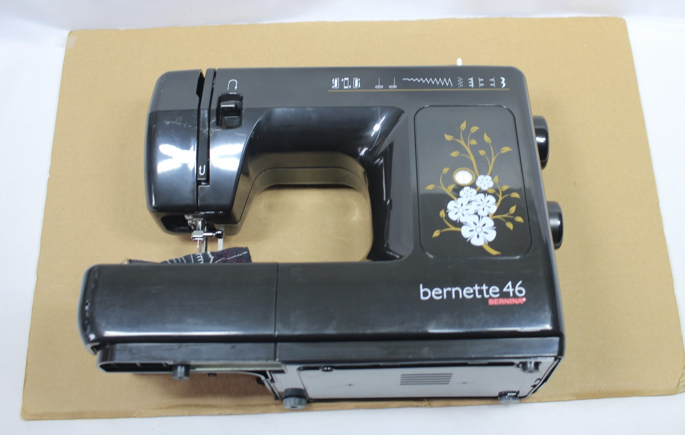 Bernina Bernette Model 46 Sewing Machine TESTED & WORKING READ FULL DESCRIPTION