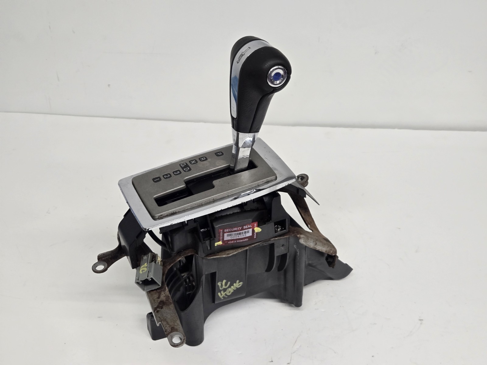 2005-2006 Lincoln Navigator Automatic Gear Shifter Assembly 6L747J228 OEM