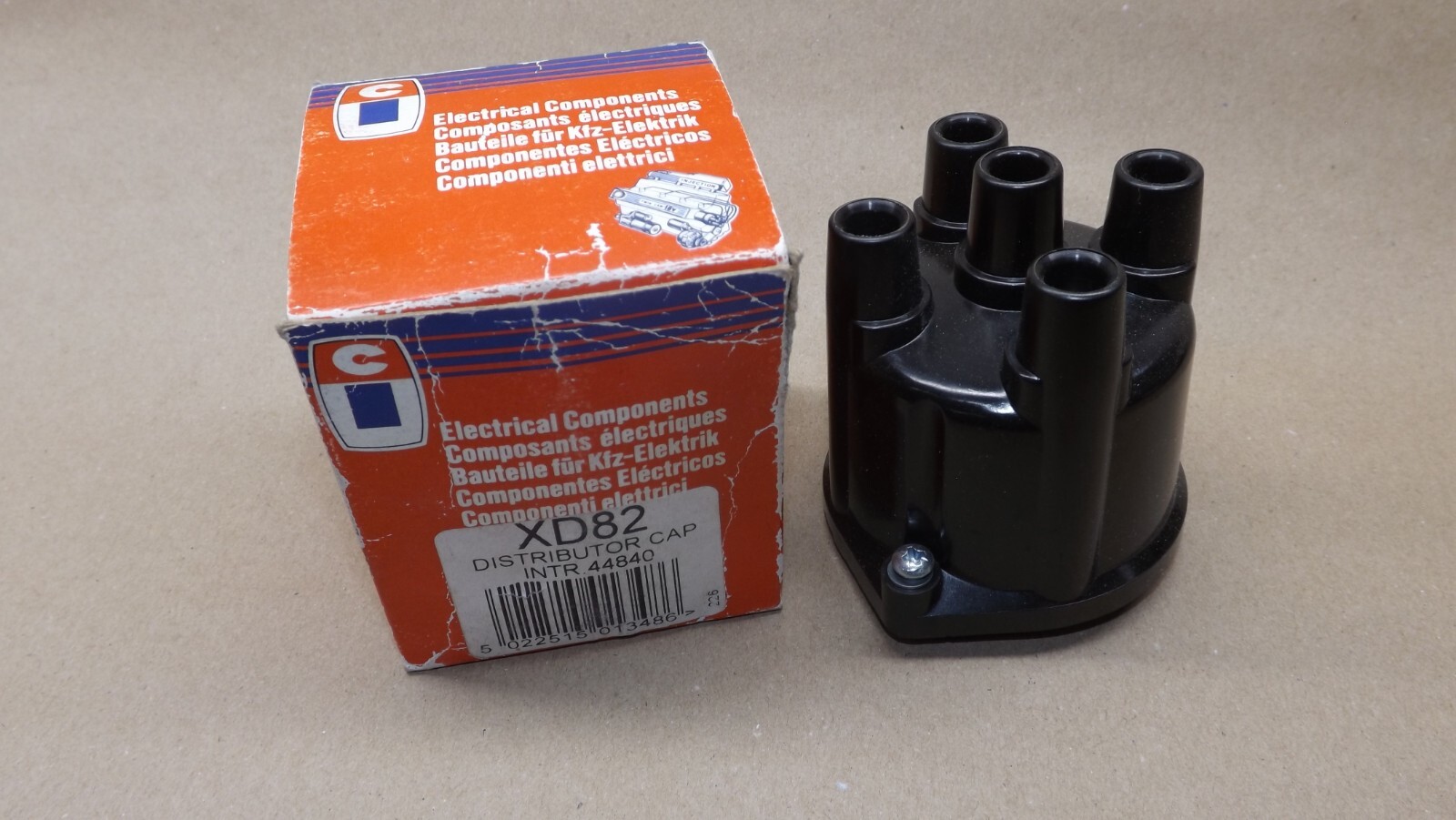 Distributor cap XD82 New old stock.Boxed. Intr.44840