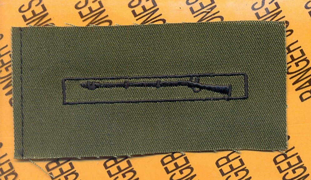 US Army EIB Expert Infantrymans Badge OD Green & Black BDU ~4" cloth patch c/e A