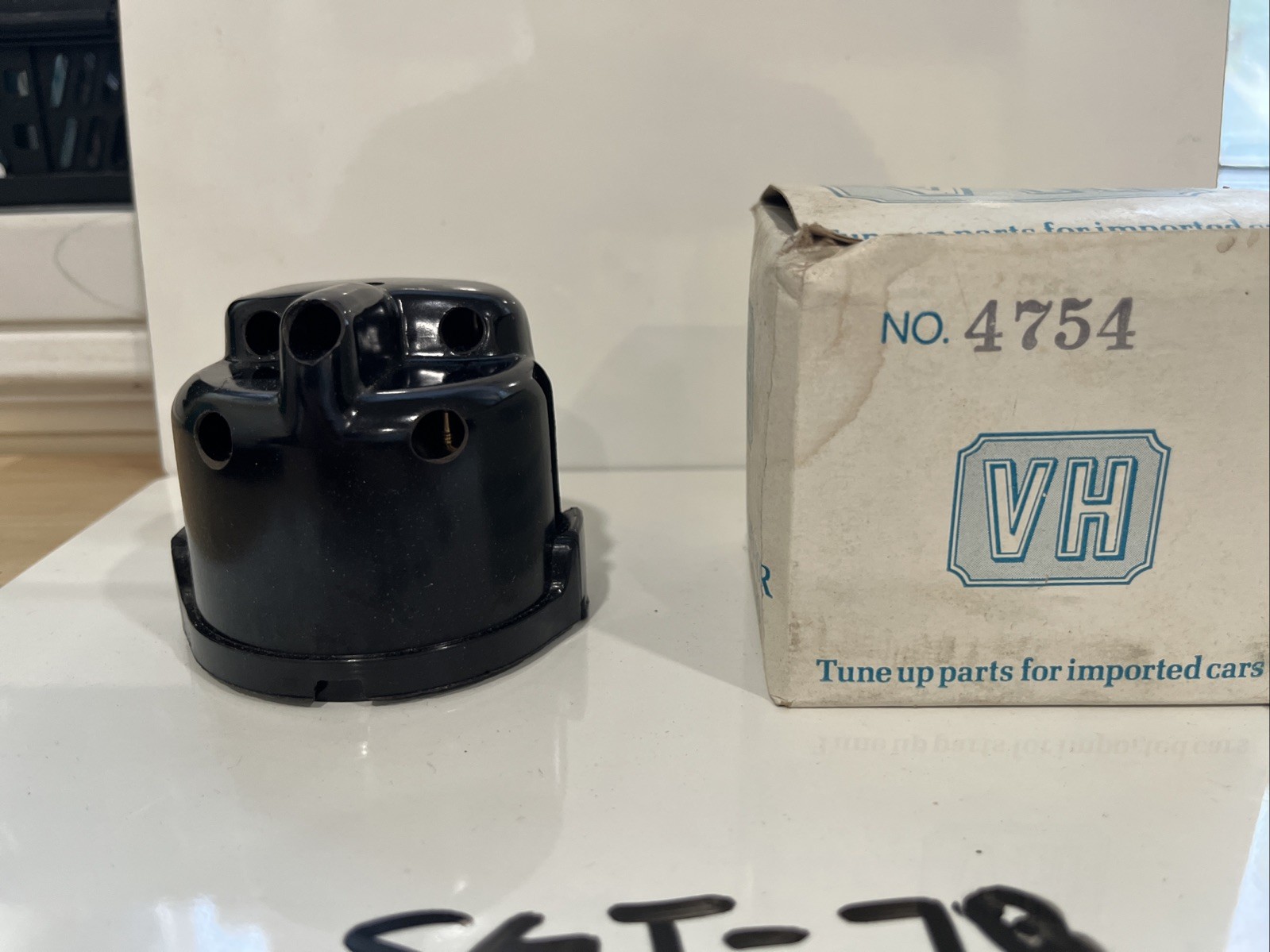 VH Tune Up Parts 4754 Distributor Cap