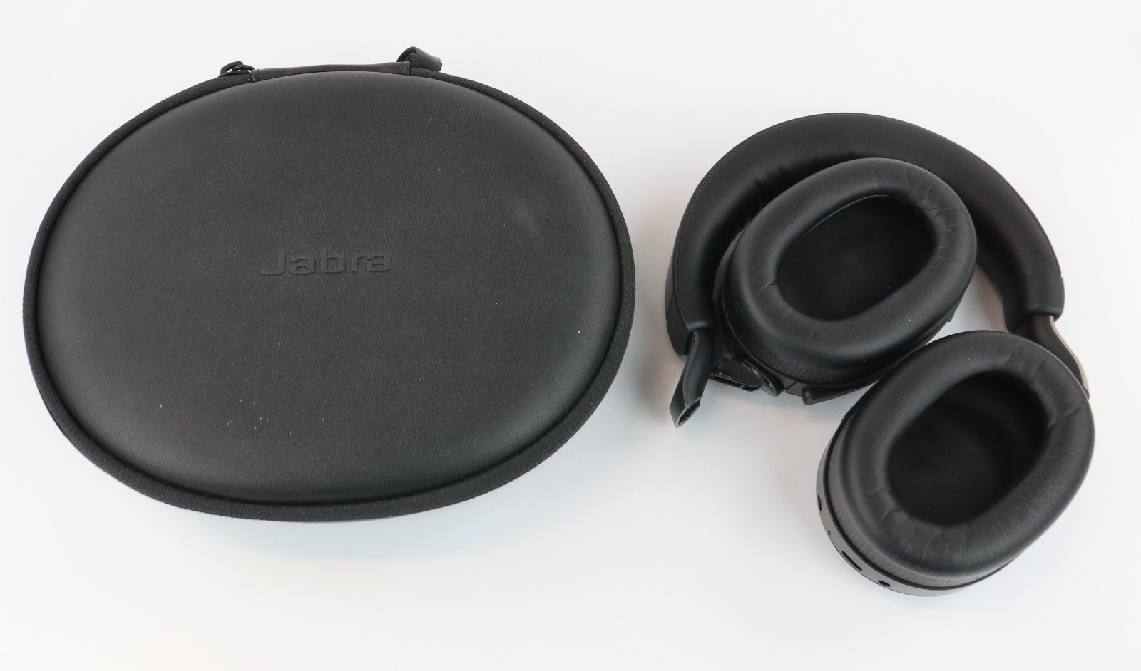 Jabra Evolve2 85 - Bluetooth Headset - MS - Jabra Link 390 BT Adapter - Airplane Adapter