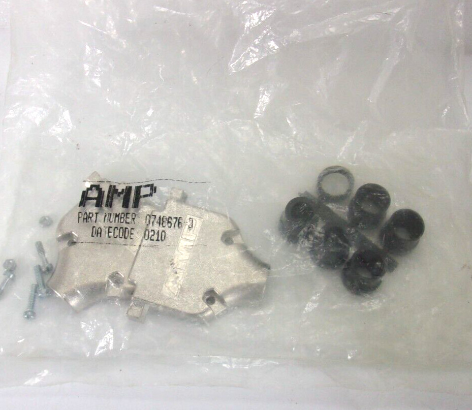 AMP 0748676-3 D-Sub Hood, New