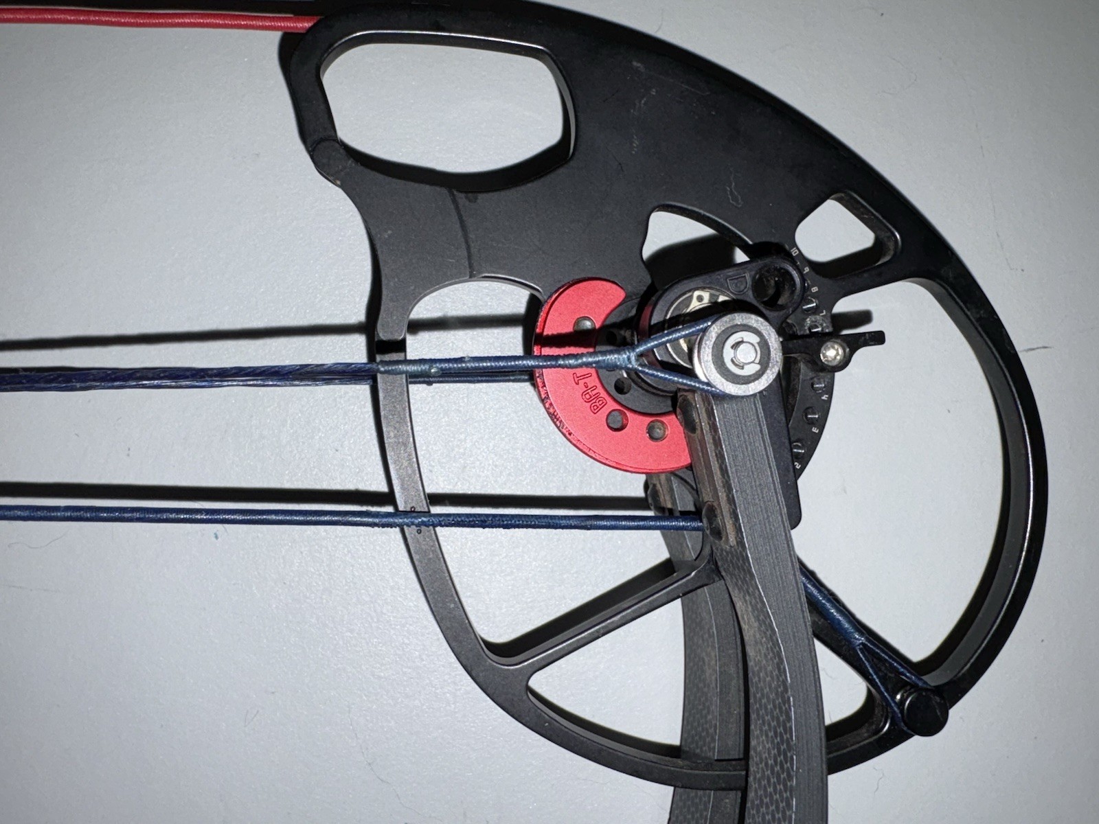 Bowtech Insanity CPXL RH Compound Bow 70lb 35” Camo