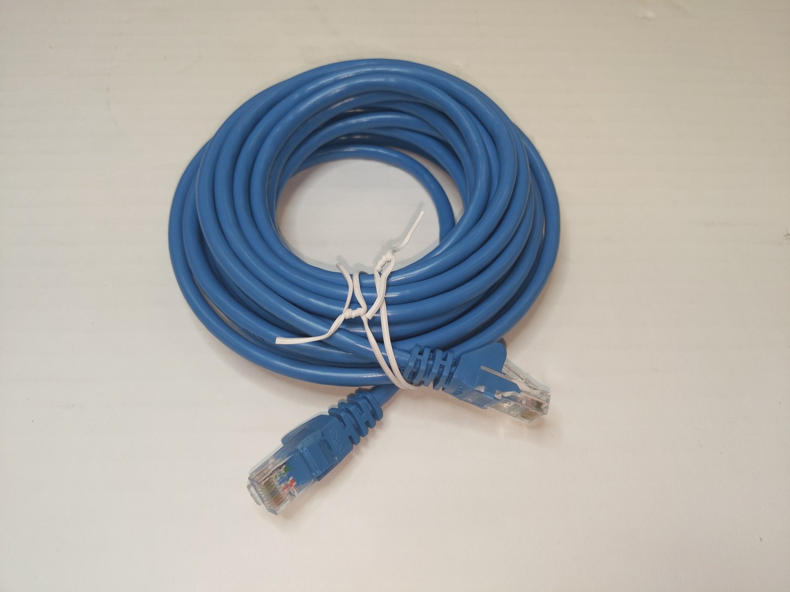 A032002 BELKIN SNGLS CAT5 CBL RJ45 M-M 20FT BLUE - MBELKCOMP - A3L791-20-BLU-S