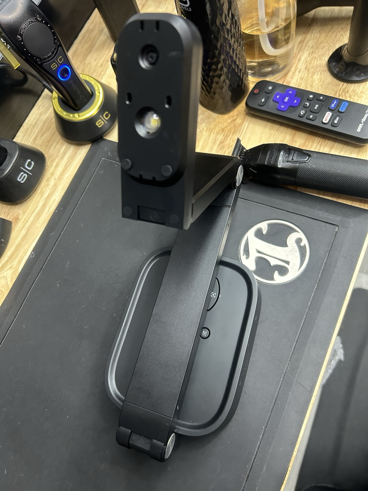 Qomo 4K HDMI/USB 13MP FLIP DOCUMENT CAMERA WITH EXTENDABLE ARM