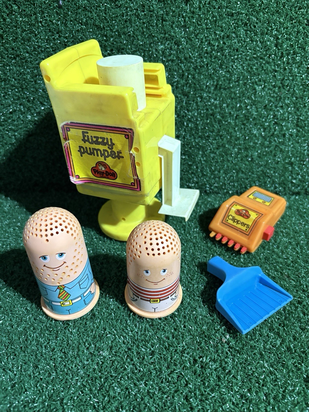 Vintage Kenner 1977 Play-Doh Fuzzy Pumper Barber Shop w/Chair, 2 People, & Other
