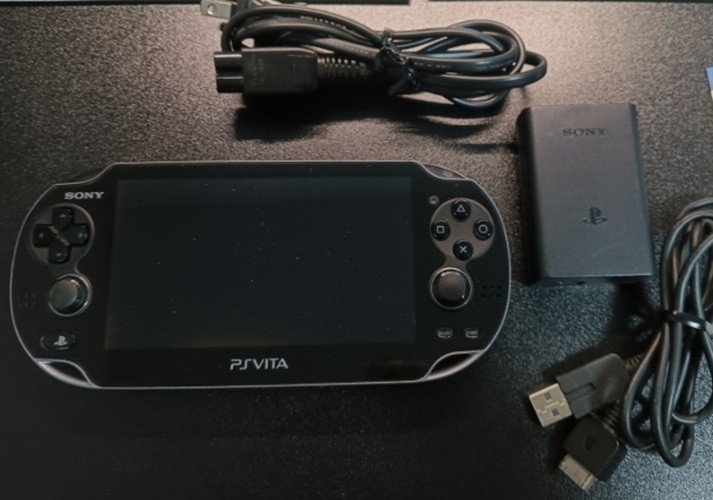 SONY PS Vita PCH-1100 AB02 Black Wi-Fi 3G Console w/Box Charger from JAPAN