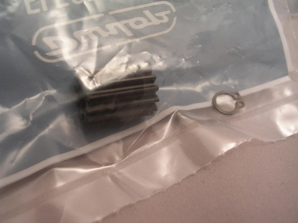 Gear for Dunlop Cry Baby Wah Pedal With C Clip Original Dunlop Brand - ECB-126