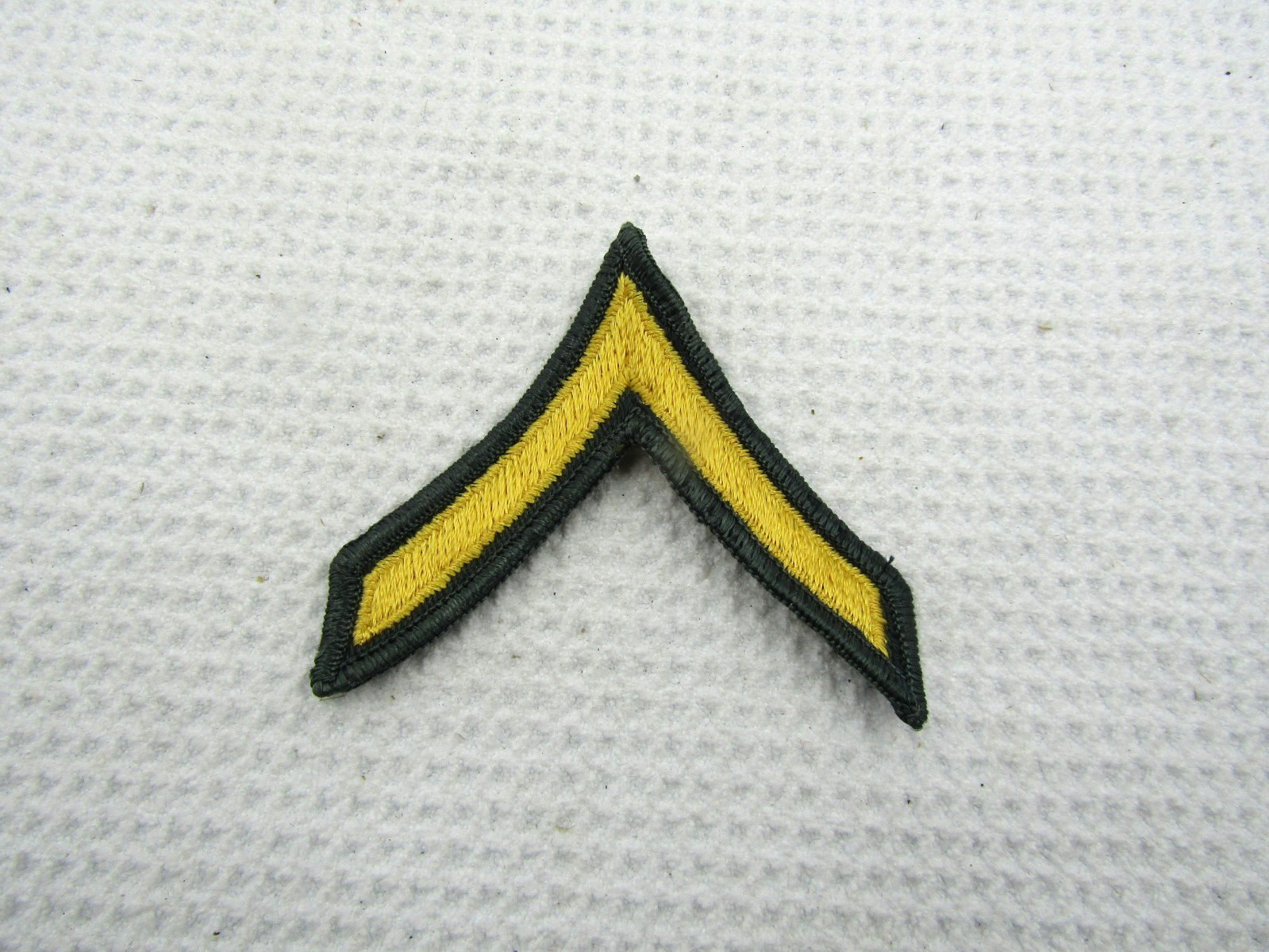 Vietnam Era US Army Rank Patch, Private E-2, Vintage Rare Medium Gold Green Rank