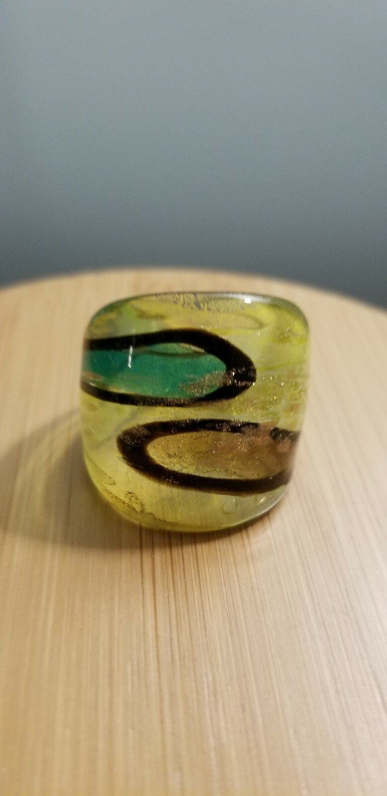 GLASS RING