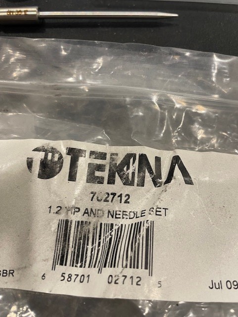 DEVILBISS Tekna 702712 1.2 Tip and Needle Set New