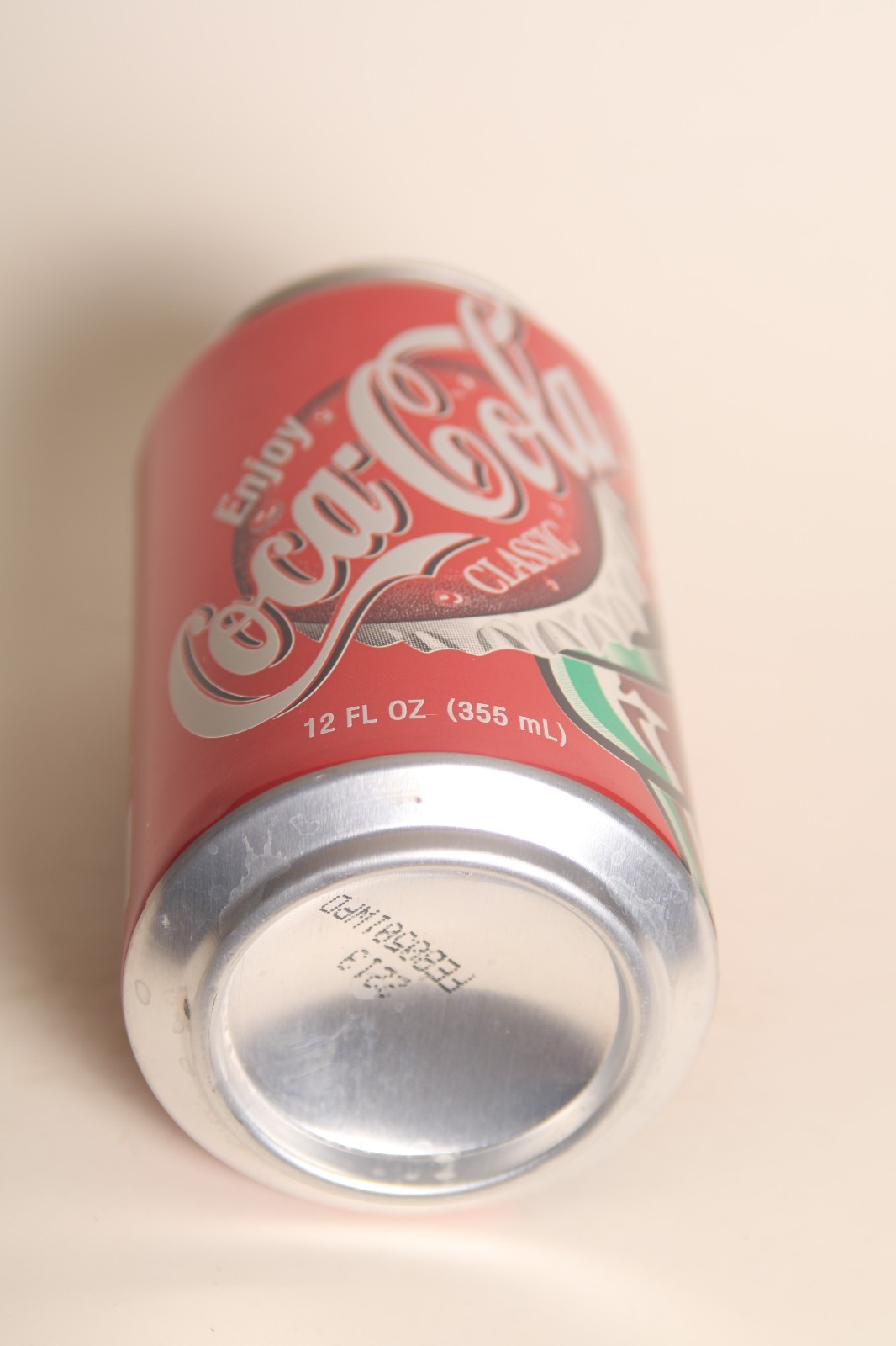 Coca-Coke soda can " Save $10 Six Flags"