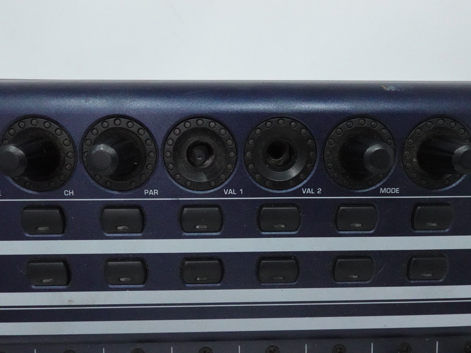 *FOR PARTS* Behringer BControl Fader BCF2000 USB MIDI Controller Motorized Mixer
