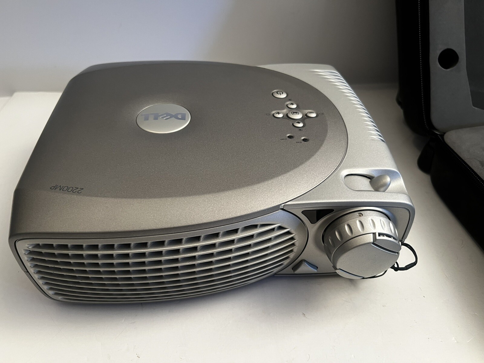DELL DLP Front Projector 2200MP with Case and Remote