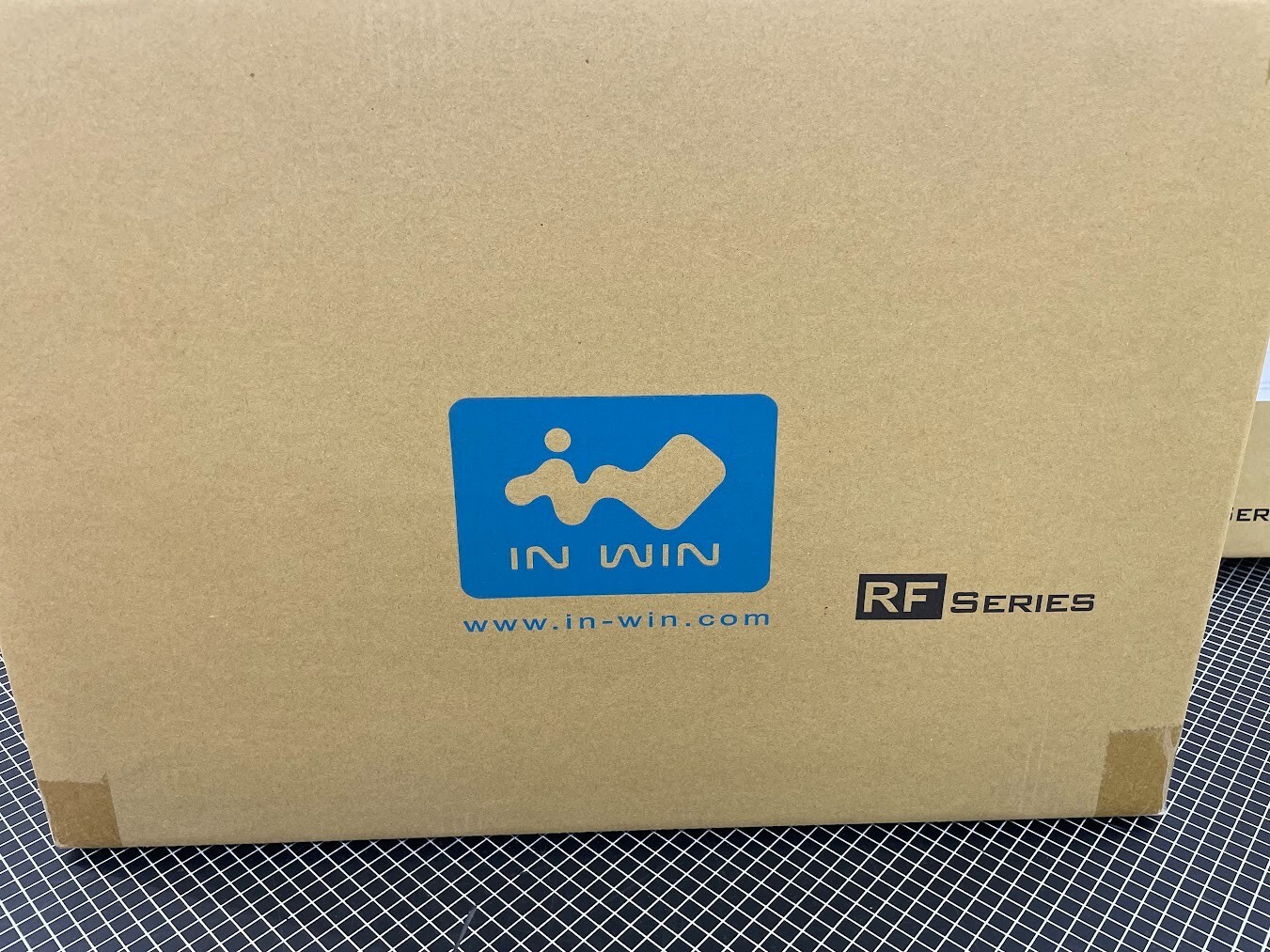 IN-WIN IW-RF100S-S265 barebones