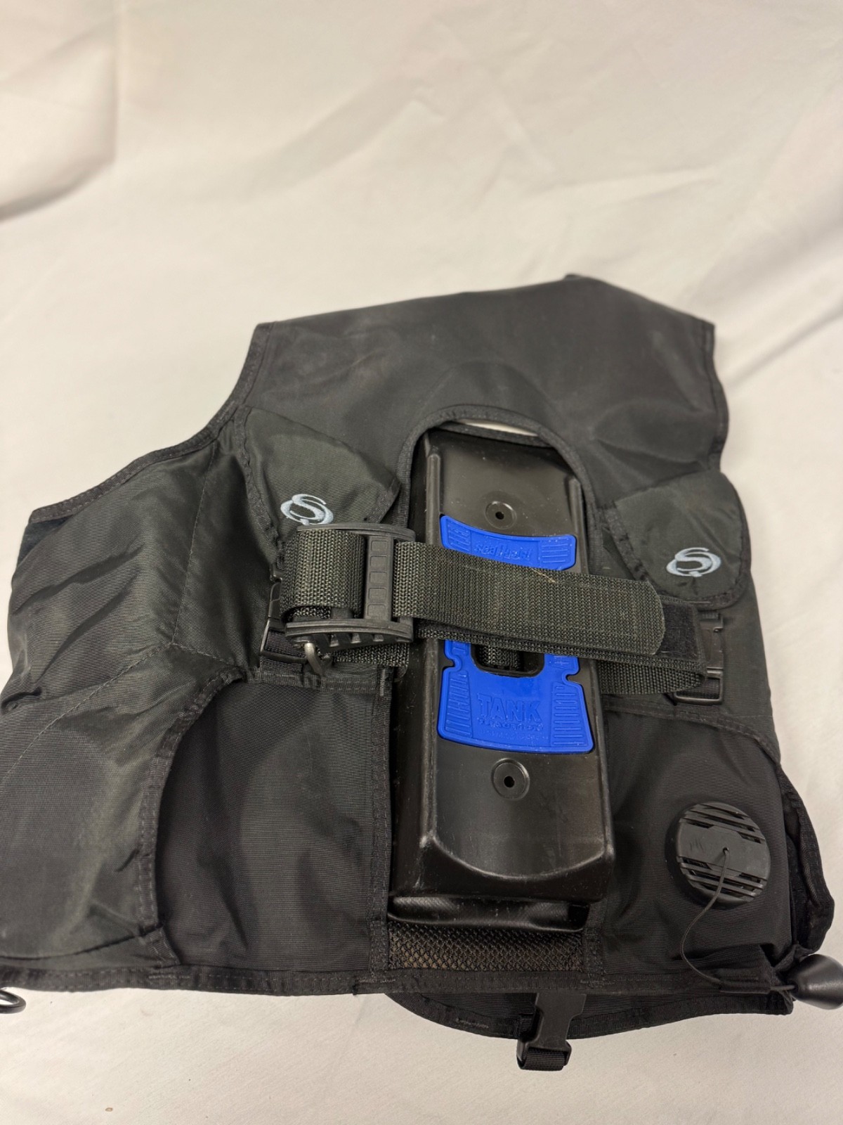 SeaQuest Diva QD BCD; Size Medium Used but in excellent condition ,0327