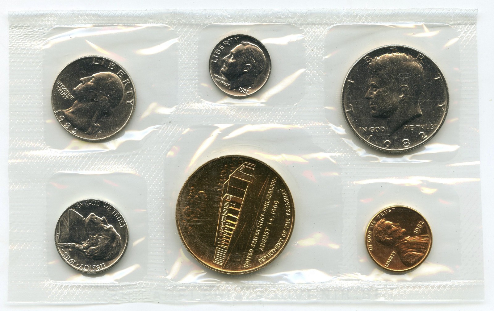1982 United States Souvenir Coin Set - Philadelphia Mint - R67