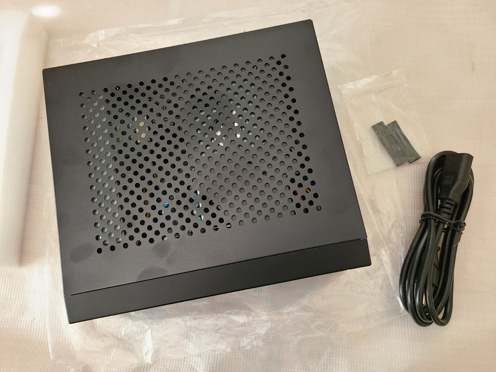 Mini Intel Core i5 AES-NI Untangle pfSense SOPHOS Desktop Shelf Firewall Server
