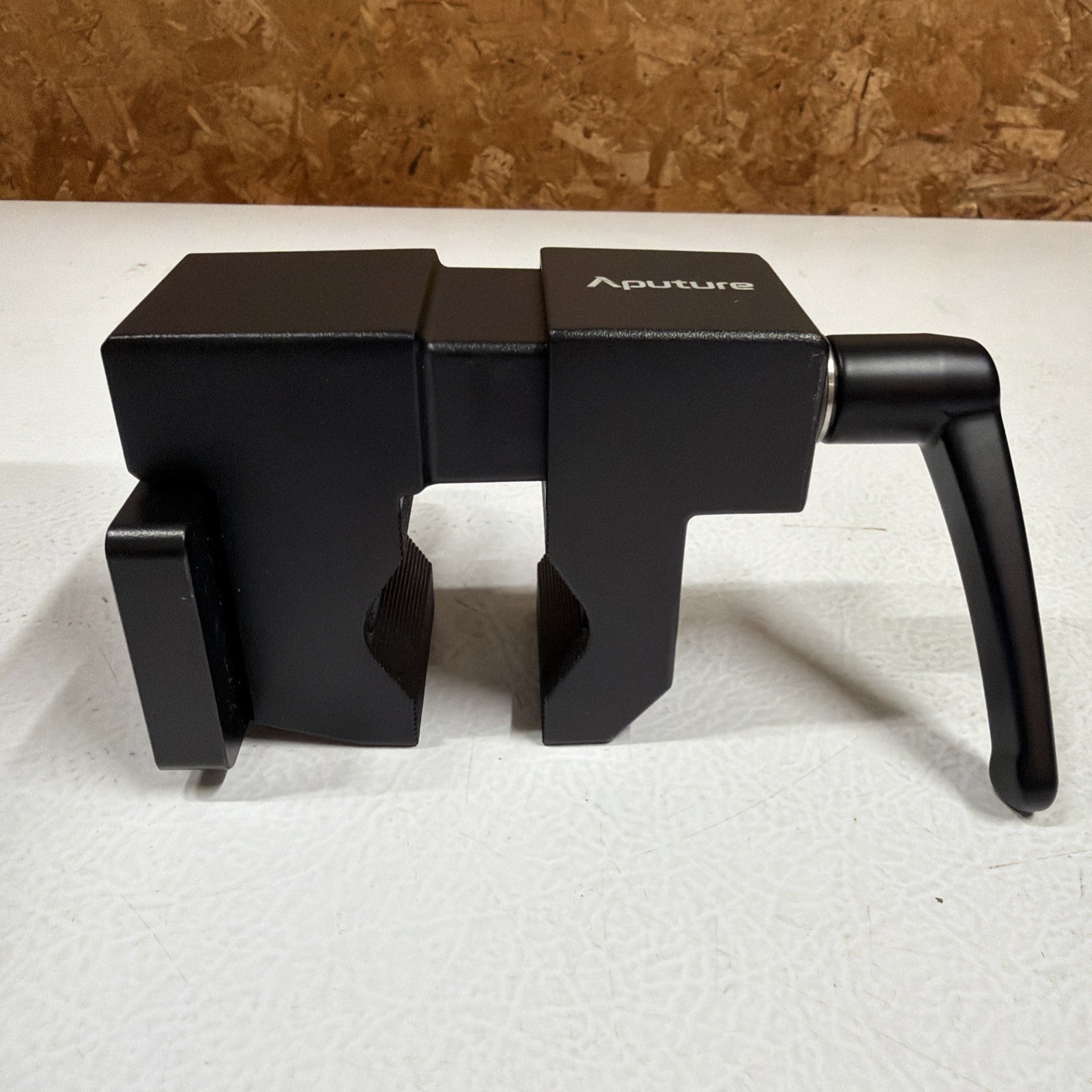 Aputure Quick-Release Lightning Clamp (Control Box to C-Stand Clamp)
